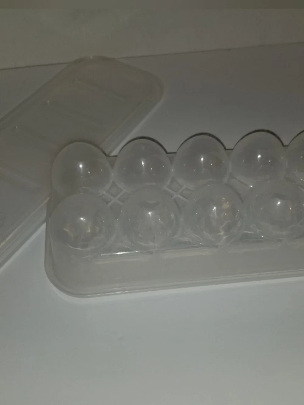 Clear Plastic Egg Storage Tray with Lid - Transparent